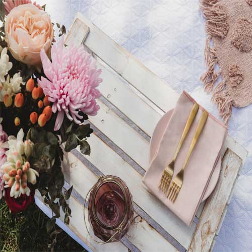 PICNIC-BOX-pop-up-picnics-pink-theme
