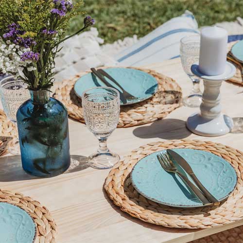 POP-UP-PICNIC-blue-glass